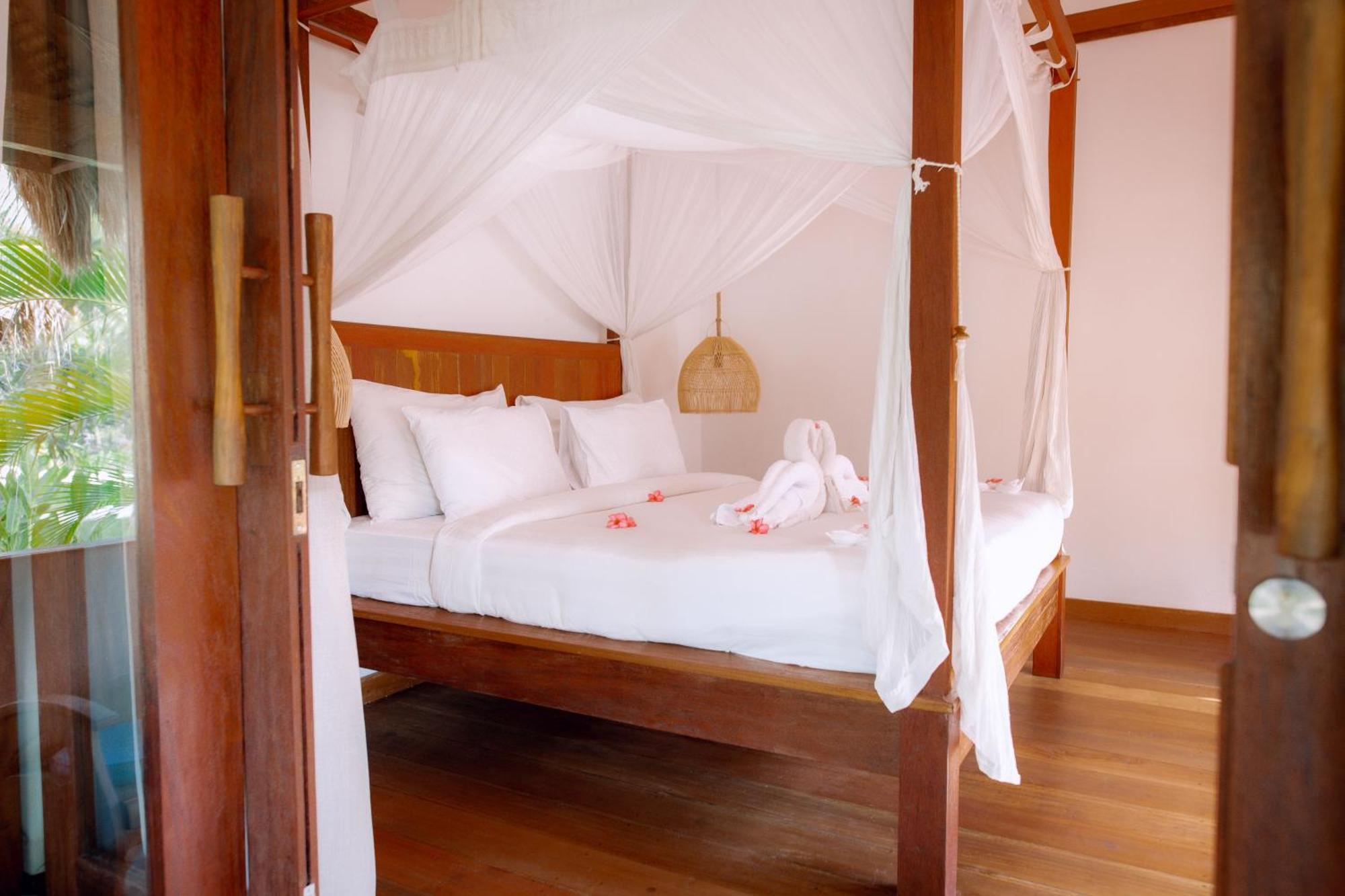Island View Bar & Bungalow Gili Islands Exterior photo