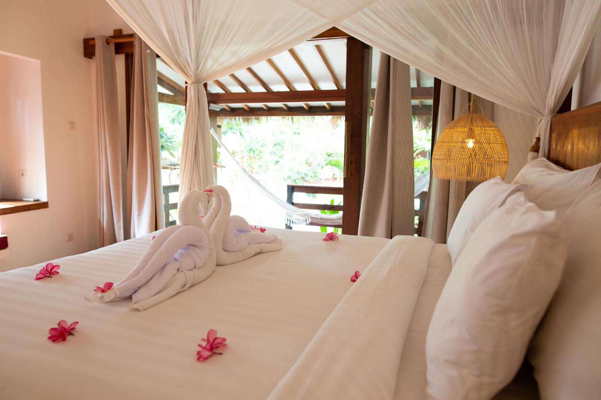 Island View Bar & Bungalow Gili Islands Exterior photo