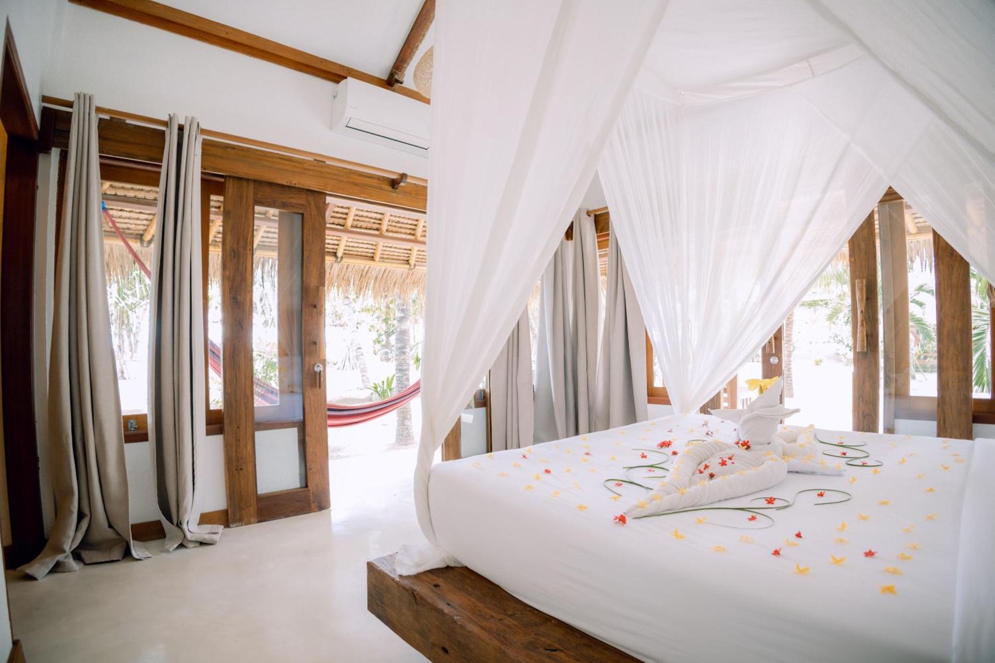 Island View Bar & Bungalow Gili Islands Exterior photo
